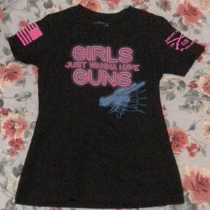 Girls Just wanna have Guns tee